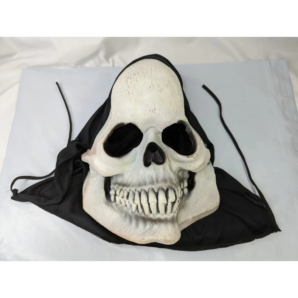 Skeleton Skull Halloween Mask Paper Magic Group 1995